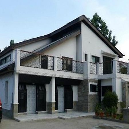 Jeelani Guest House Srīnagar Esterno foto