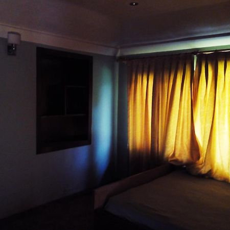 Jeelani Guest House Srīnagar Esterno foto