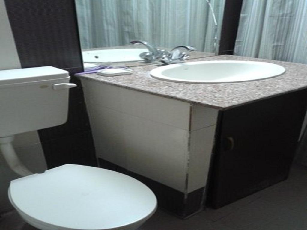 Jeelani Guest House Srīnagar Camera foto